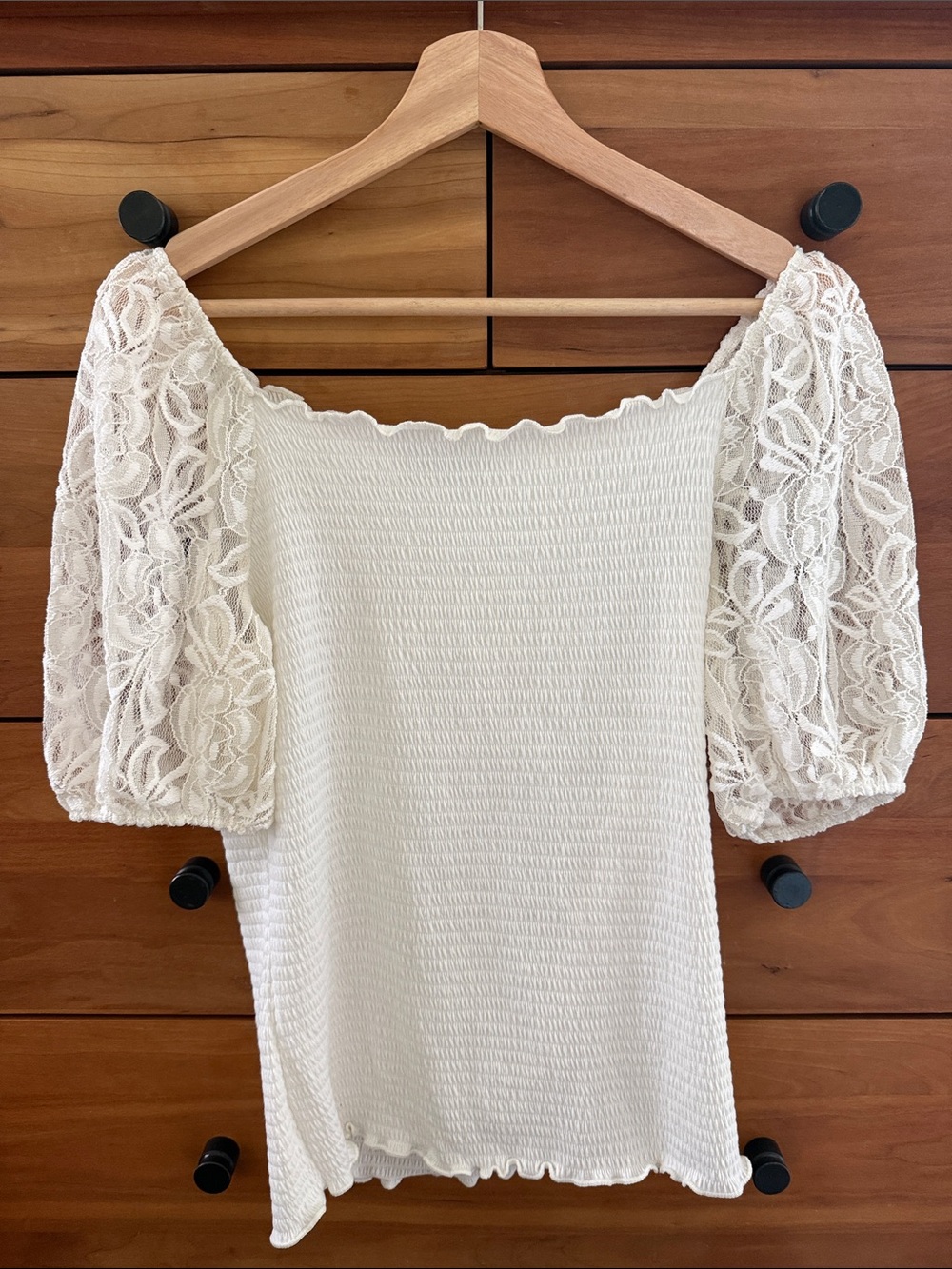 Pink Clover Women’s Cream Lace Sleeve Smocked Top Size S